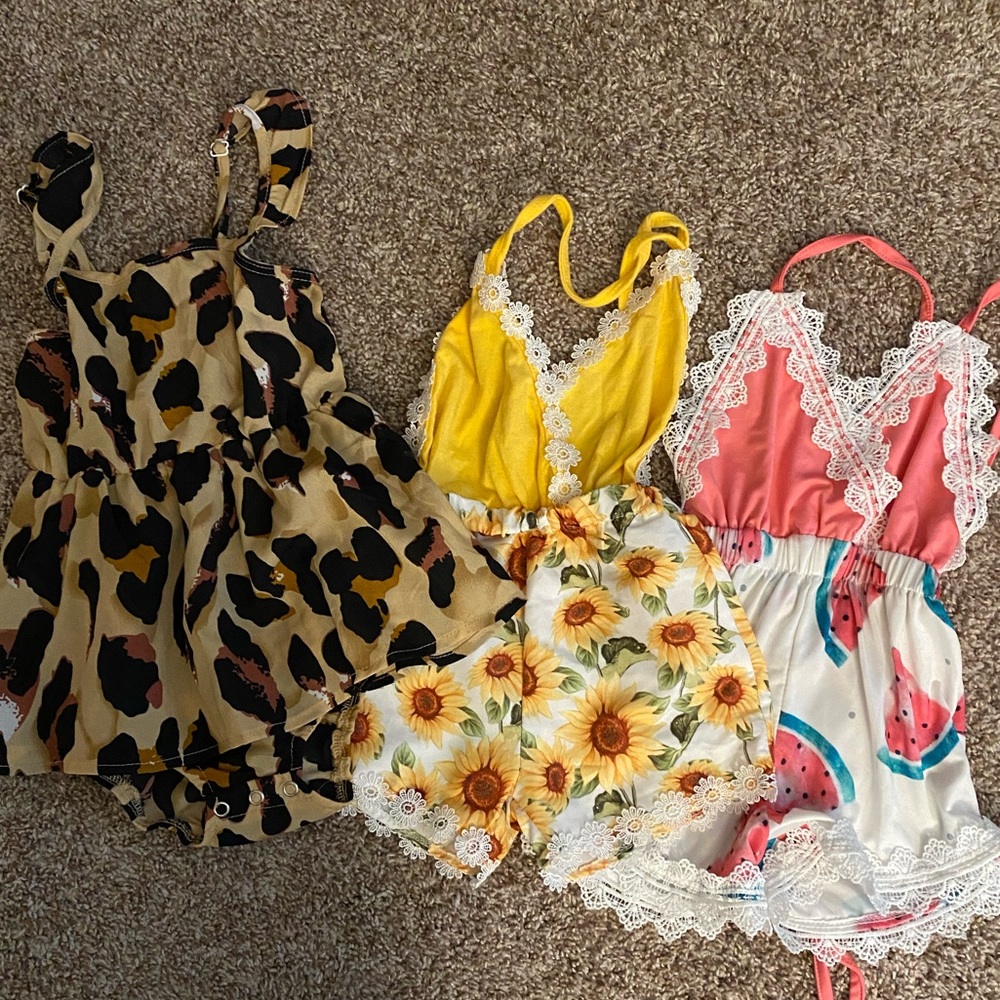 Romper bundle - Picture 1 of 4